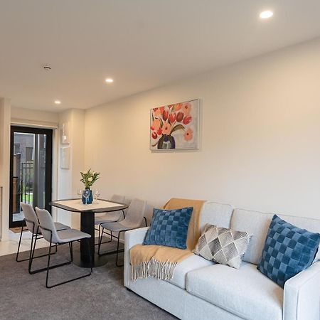 Modern 2 Bedroom Townhouse In Cbd With Parking! Sleeps 5 كريستتشيرش المظهر الخارجي الصورة