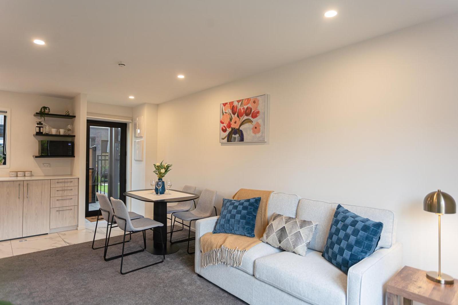 Modern 2 Bedroom Townhouse In Cbd With Parking! Sleeps 5 كريستتشيرش المظهر الخارجي الصورة